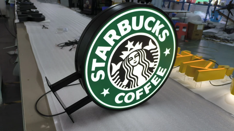 Projection & Blade Signs project example