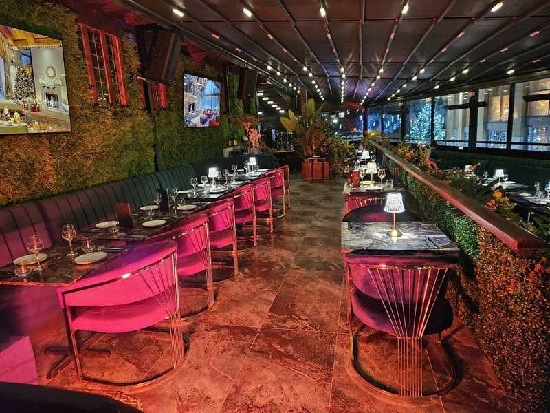 Custom Furniture & Booths